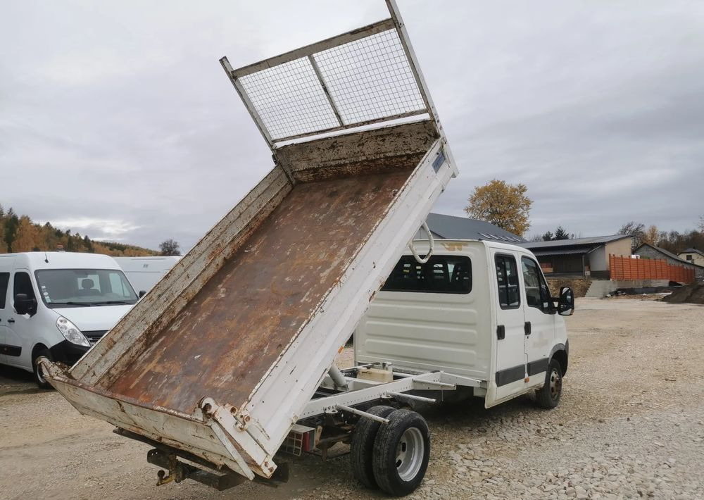 Iveco Daily 35C15 Brygadówka 3.0 - 150KM wywrotka Klimatyzacja Dubel hak kiper doka - Dostavno vozilo prekucnik: slika 3 Iveco Daily 35C15 Brygadówka 3.0 - 150KM wywrotka Klimatyzacja Dubel hak kiper doka - Dostavno vozilo prekucnik: slika 3