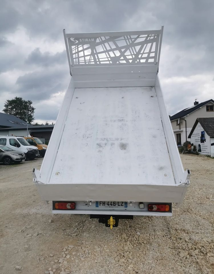Renault Master Kiper wywrotka 2.3-145KM Hak Bliźniak klimatyzacja Kamera cofania - Dostavno vozilo prekucnik: slika 4 Renault Master Kiper wywrotka 2.3-145KM Hak Bliźniak klimatyzacja Kamera cofania - Dostavno vozilo prekucnik: slika 4