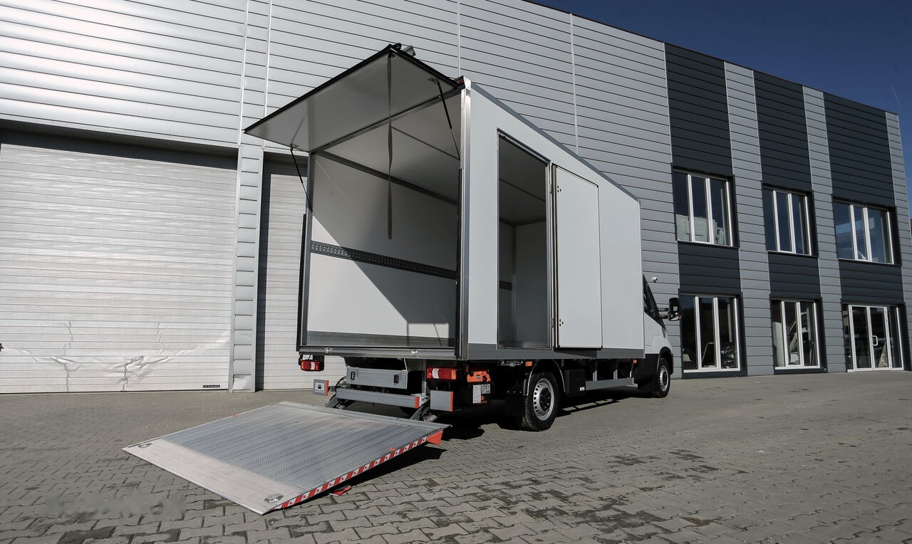 IVECO Iveco Daily IVECO 35S18HA8 r.o.4100 - Dostavno vozilo z zabojnikom: slika 2 IVECO Iveco Daily IVECO 35S18HA8 r.o.4100 - Dostavno vozilo z zabojnikom: slika 2