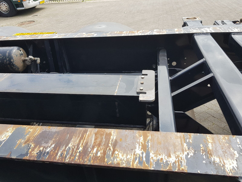 Kontejnerska polprikolica/ Polprikolica z zamenljivim tovoriščem Renders 3DFCST multi chassis SAF Schijfremmen: slika 20