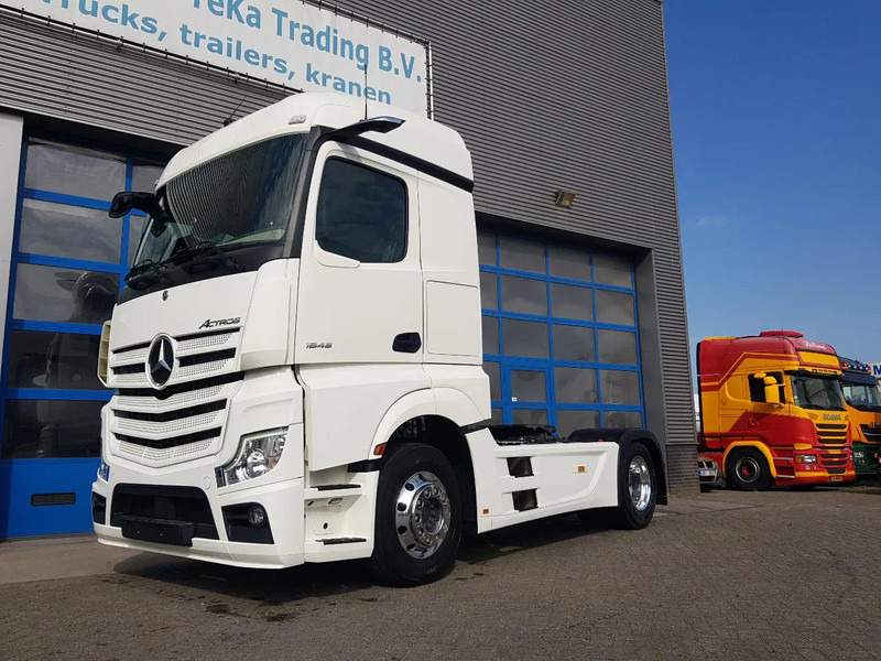 Vlačilec Mercedes-Benz Actros 1845 Retarder Night airco Navi MirrorCam: slika 1
