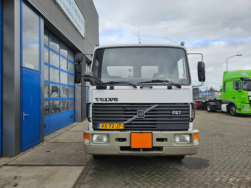 Volvo F S7 18 HOBUR 14.800 Liter 3 Compartments Steel Manual - Tovornjak cisterna: slika 3 Volvo F S7 18 HOBUR 14.800 Liter 3 Compartments Steel Manual - Tovornjak cisterna: slika 3