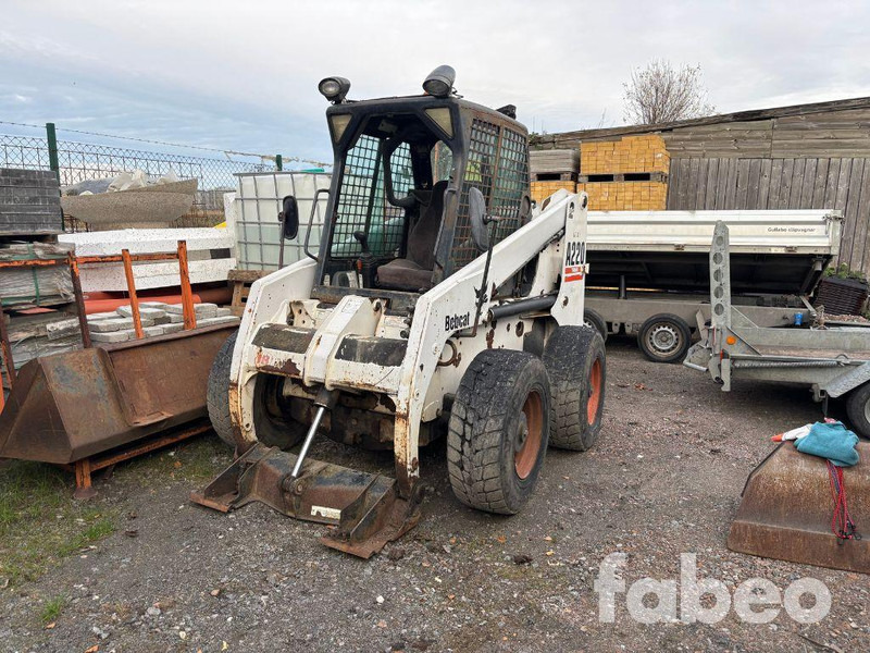 Bobcat A220 (112340) - Kolesni nakladalec: slika 1 Bobcat A220 (112340) - Kolesni nakladalec: slika 1