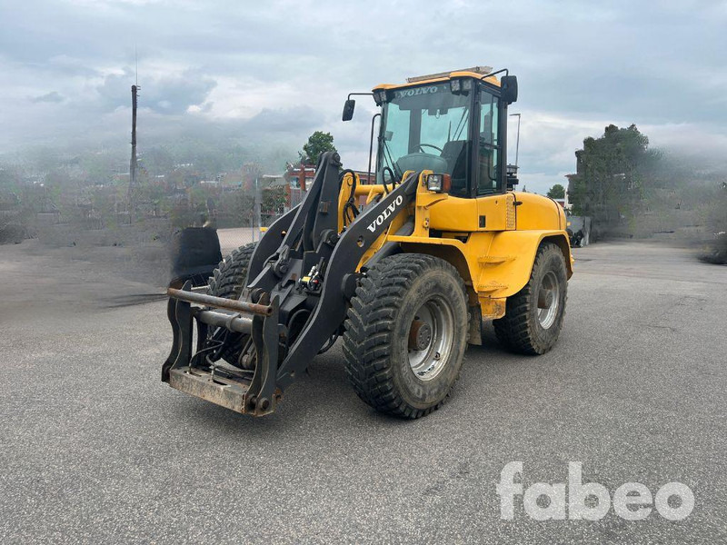 Volvo L40B - Kolesni nakladalec: slika 1 Volvo L40B - Kolesni nakladalec: slika 1