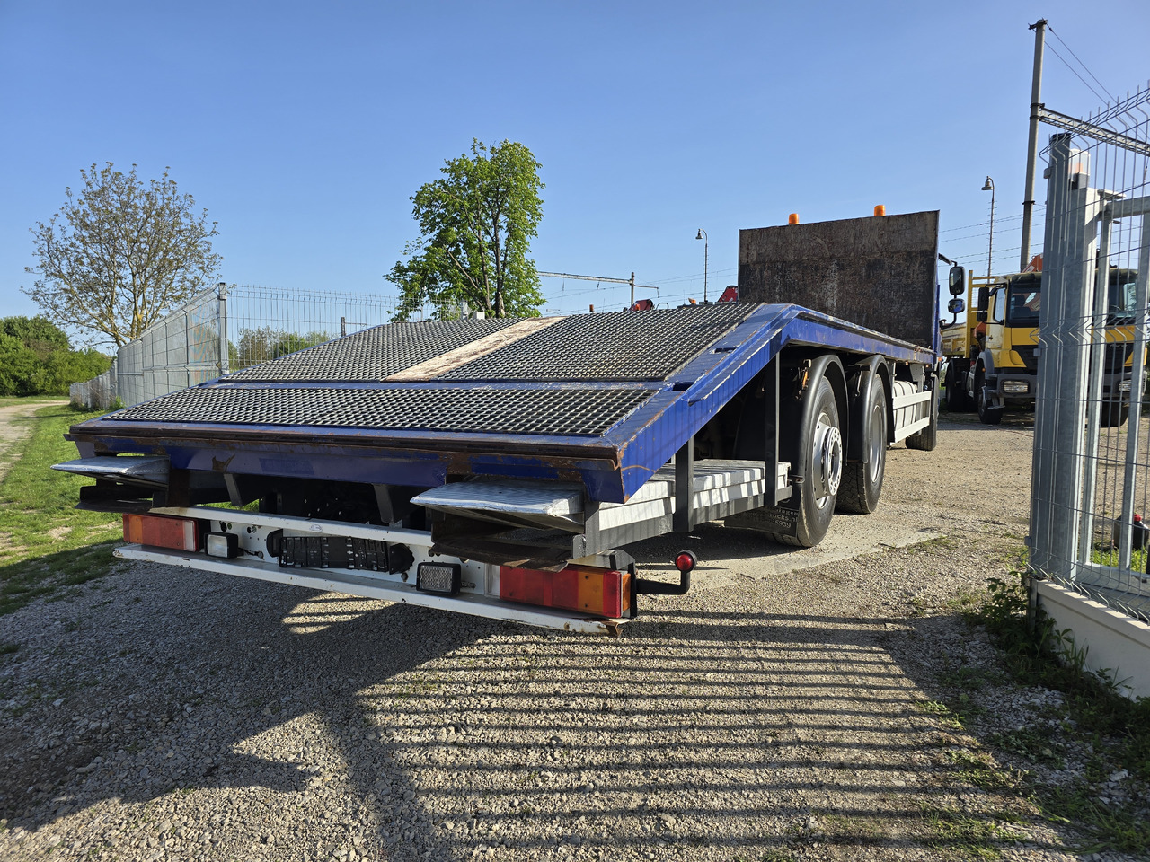 DAF CF 360 MACHINE TRANSPORTER SPECIAL PRICE ONLY THIS YEAR - Tovornjak avtotransporter: slika 4 DAF CF 360 MACHINE TRANSPORTER SPECIAL PRICE ONLY THIS YEAR - Tovornjak avtotransporter: slika 4