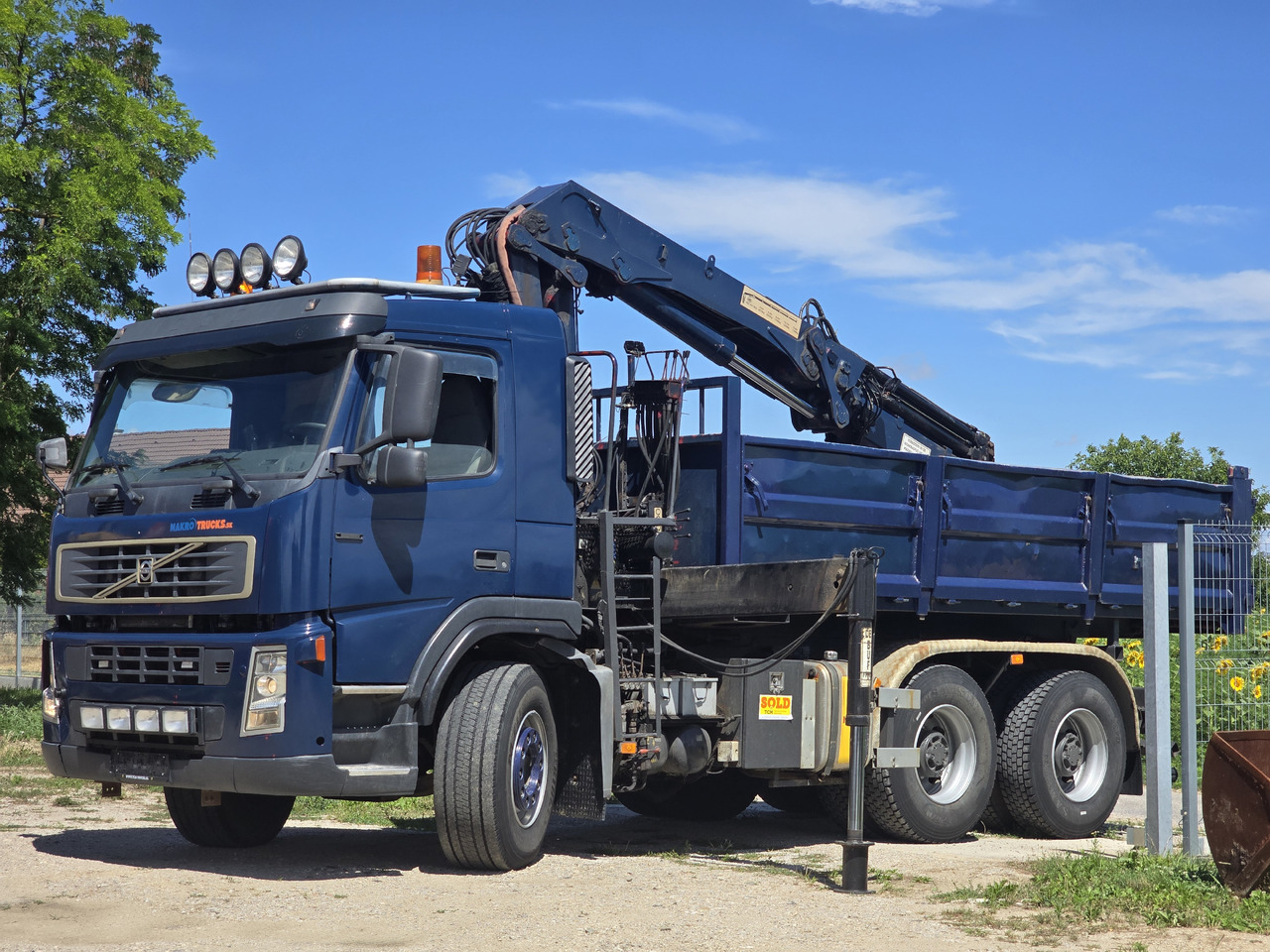 VOLVO FM 420 6X4 / KIPPER / CRANE HMF 1823 K4 - Tovornjak prekucnik, Tovornjak z dvigalom: slika 2 VOLVO FM 420 6X4 / KIPPER / CRANE HMF 1823 K4 - Tovornjak prekucnik, Tovornjak z dvigalom: slika 2