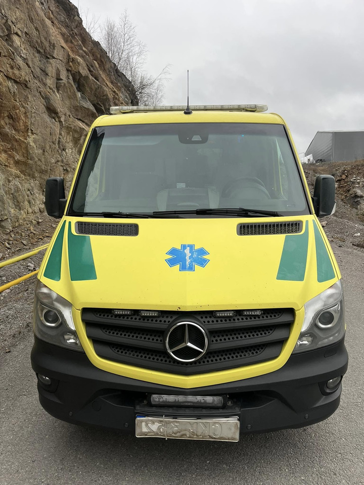 Mercedes-Benz Sprinter 316 - 2 stretcher ambulance - RESERVERAD!! - Reševalno vozilo: slika 5 Mercedes-Benz Sprinter 316 - 2 stretcher ambulance - RESERVERAD!! - Reševalno vozilo: slika 5