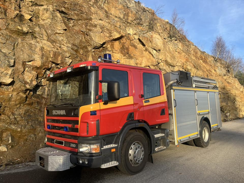 SCANIA P94GB 4x2 NZ310 - Fire engine - RESERVERAD !! - Gasilsko vozilo: slika 2 SCANIA P94GB 4x2 NZ310 - Fire engine - RESERVERAD !! - Gasilsko vozilo: slika 2