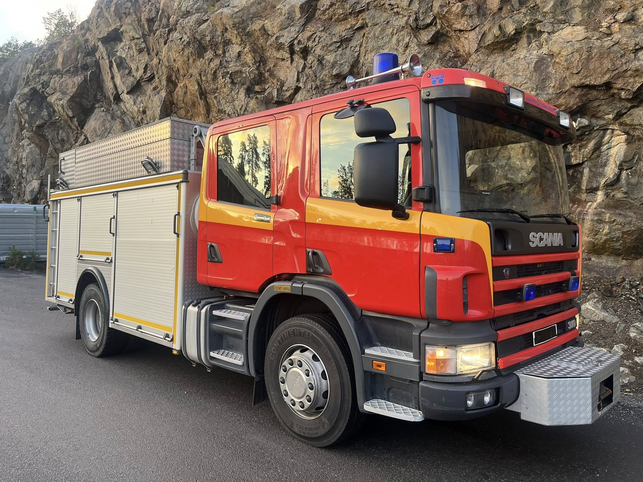 SCANIA P94GB 4x2 NZ310 - Fire engine - RESERVERAD !! - Gasilsko vozilo: slika 4 SCANIA P94GB 4x2 NZ310 - Fire engine - RESERVERAD !! - Gasilsko vozilo: slika 4