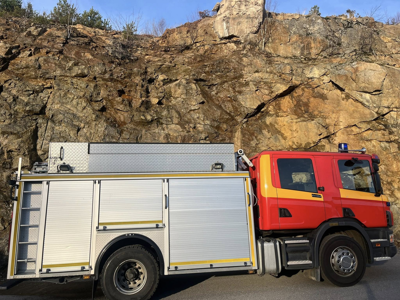 SCANIA P94GB 4x2 NZ310 - Fire engine - RESERVERAD !! - Gasilsko vozilo: slika 5 SCANIA P94GB 4x2 NZ310 - Fire engine - RESERVERAD !! - Gasilsko vozilo: slika 5