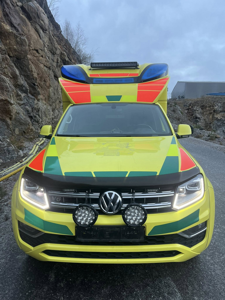 VOLKSWAGEN Amarok 4motion - AMBULANCE / ambulanse / ambulanssi - Reševalno vozilo: slika 3 VOLKSWAGEN Amarok 4motion - AMBULANCE / ambulanse / ambulanssi - Reševalno vozilo: slika 3