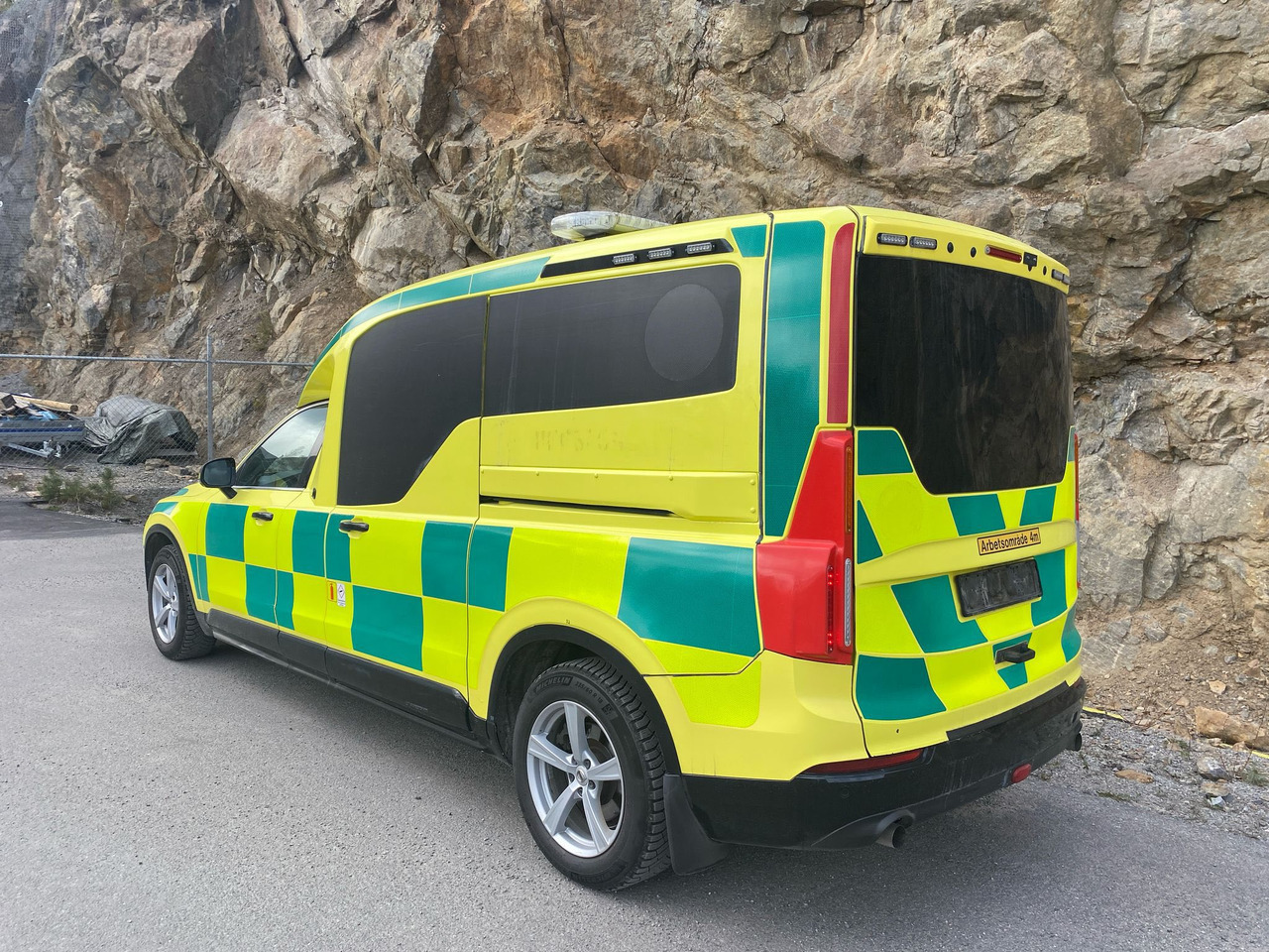 Volvo Nilsson XC90 D5 AWD - Ambulance - RESERVERAD !! - Reševalno vozilo: slika 4 Volvo Nilsson XC90 D5 AWD - Ambulance - RESERVERAD !! - Reševalno vozilo: slika 4