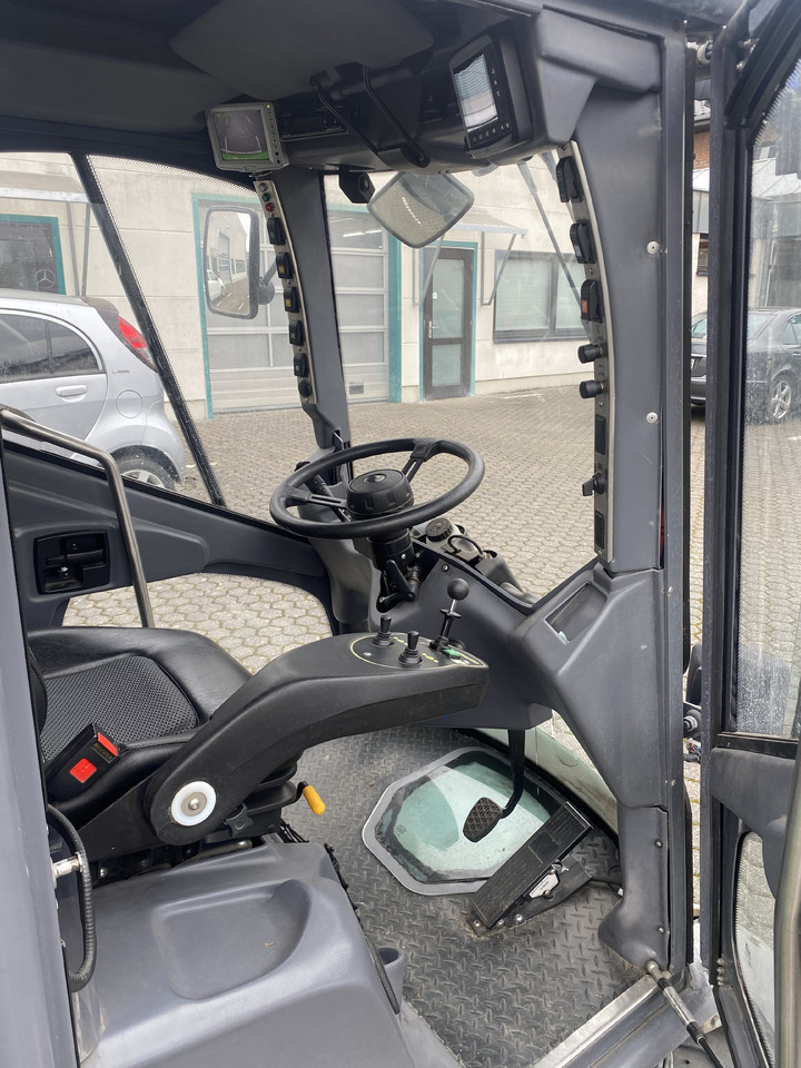 TENNANT Green Machines 500 ZE electric 500 ZE - Vozilo za pometanje: slika 5 TENNANT Green Machines 500 ZE electric 500 ZE - Vozilo za pometanje: slika 5