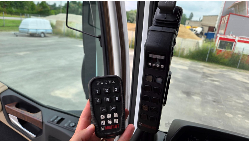 Kotalni prekucni tovornjak, Tovornjak z dvigalom Mercedes-Benz Arocs 3253 8X4*4 Fassi F295: slika 16