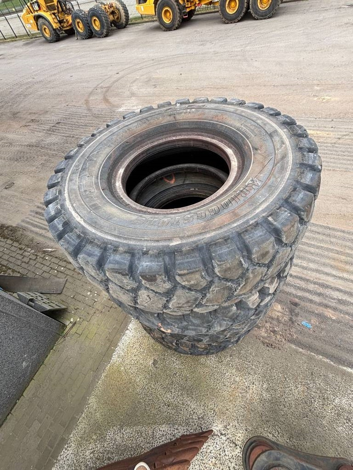 Bridgestone 24.00R35 (4pcs) - Guma za Gradbeni stroj: slika 2 Bridgestone 24.00R35 (4pcs) - Guma za Gradbeni stroj: slika 2