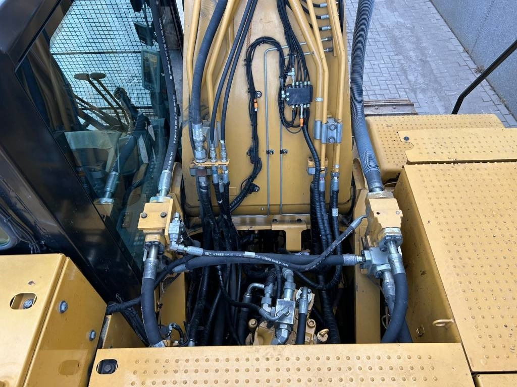 CAT 330F L (Roto|GPS|2 buckets)  lizing CAT 330F L (Roto|GPS|2 buckets): slika 16