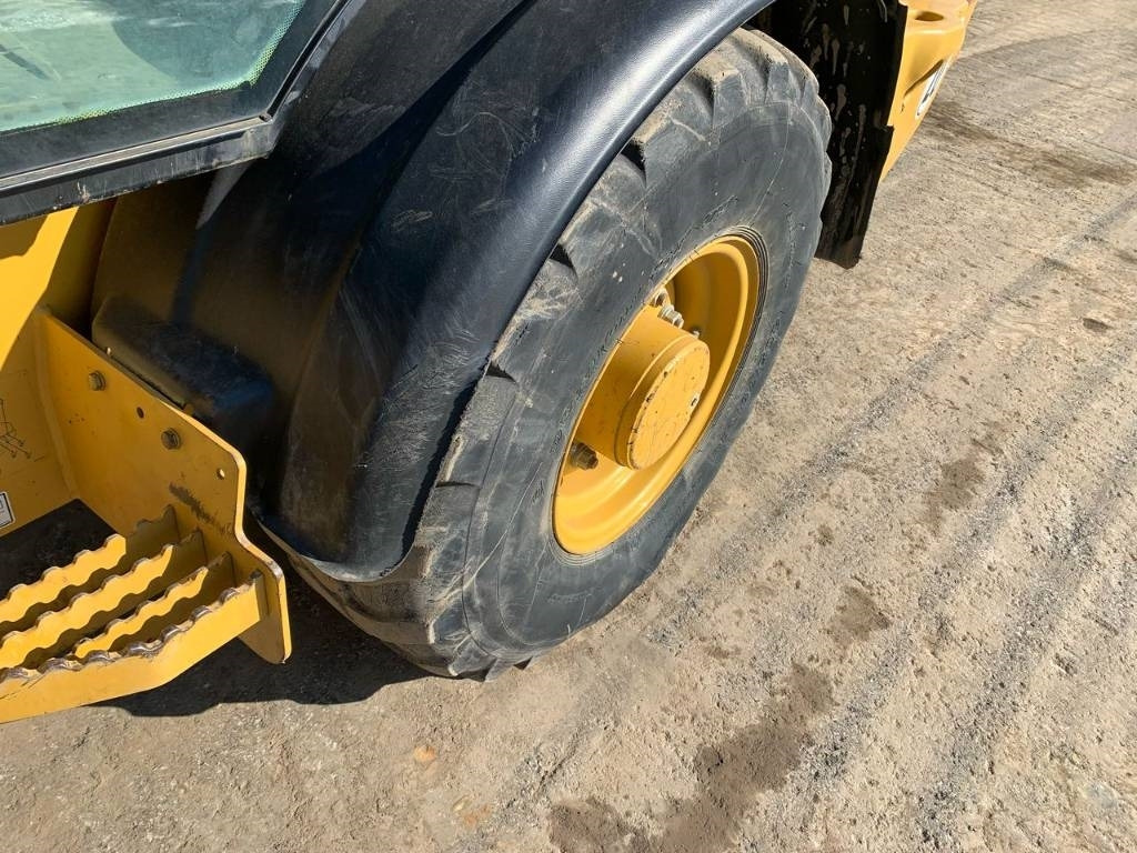 Kolesni nakladalec CAT 906: slika 28