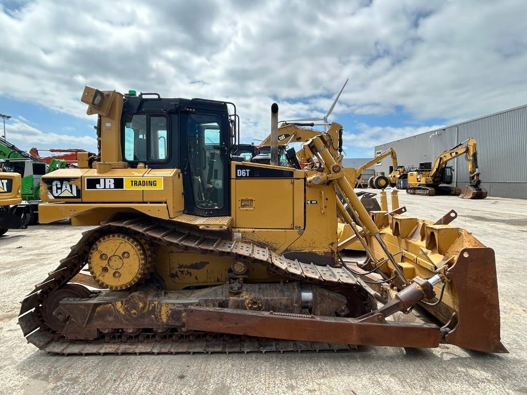 CAT D 6 T XL (Under Preparation + New Tracks) - Buldožer: slika 1 CAT D 6 T XL (Under Preparation + New Tracks) - Buldožer: slika 1