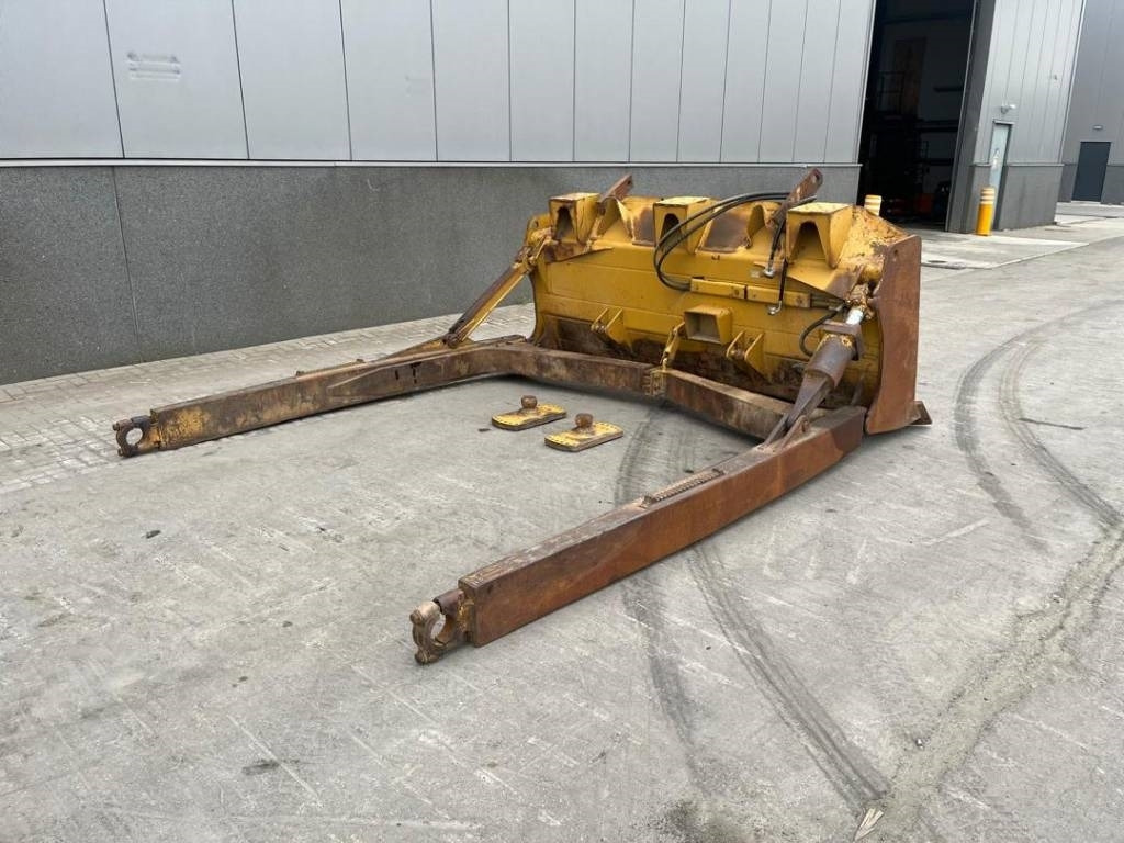 CAT D 6 XL Blade + Pusharms - Rezilo: slika 3 CAT D 6 XL Blade + Pusharms - Rezilo: slika 3