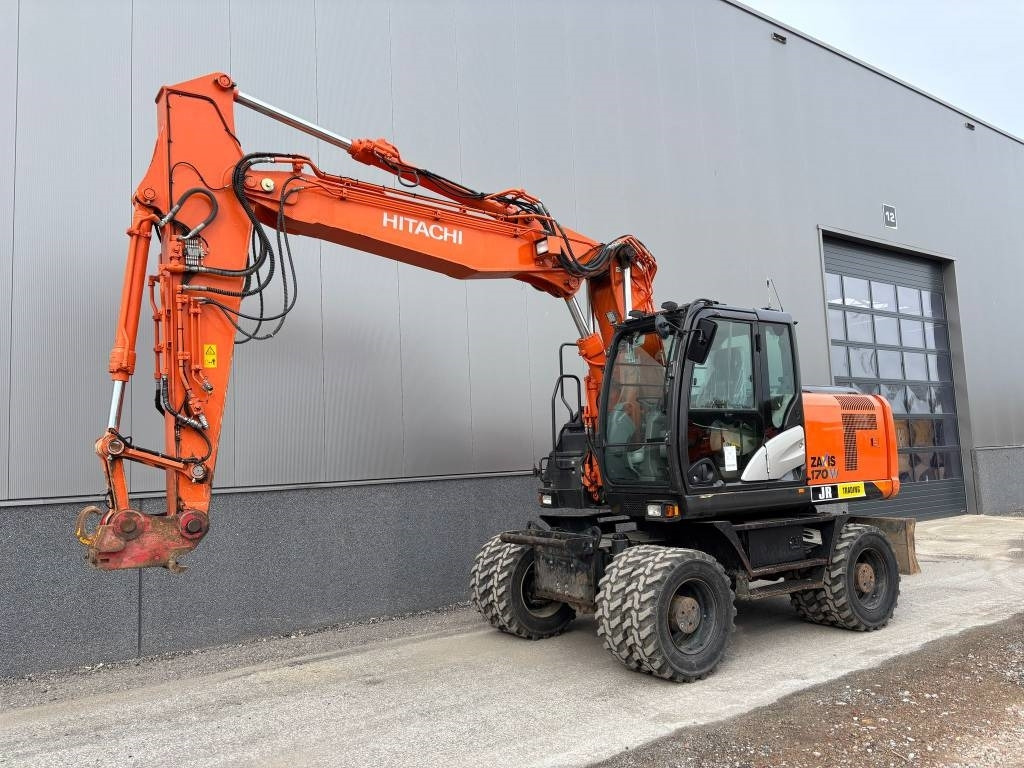 Hitachi ZX 170 W-5 B (low hours/new tires) - Bager na kolesih: slika 2 Hitachi ZX 170 W-5 B (low hours/new tires) - Bager na kolesih: slika 2