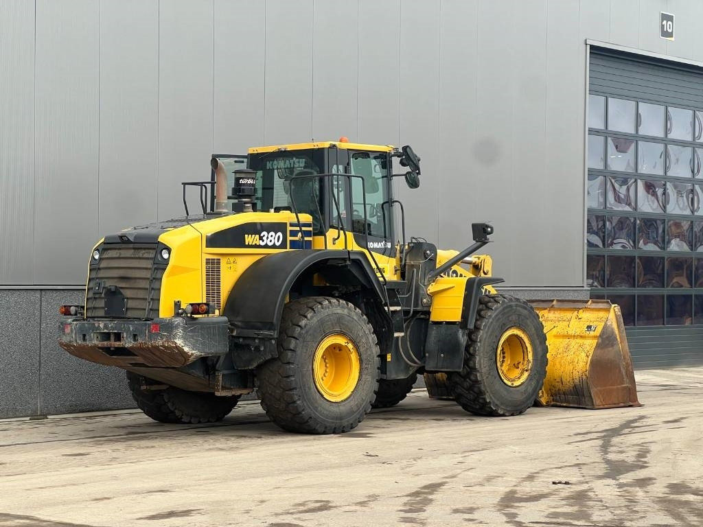 Komatsu WA 380-7 - Kolesni nakladalec: slika 4 Komatsu WA 380-7 - Kolesni nakladalec: slika 4