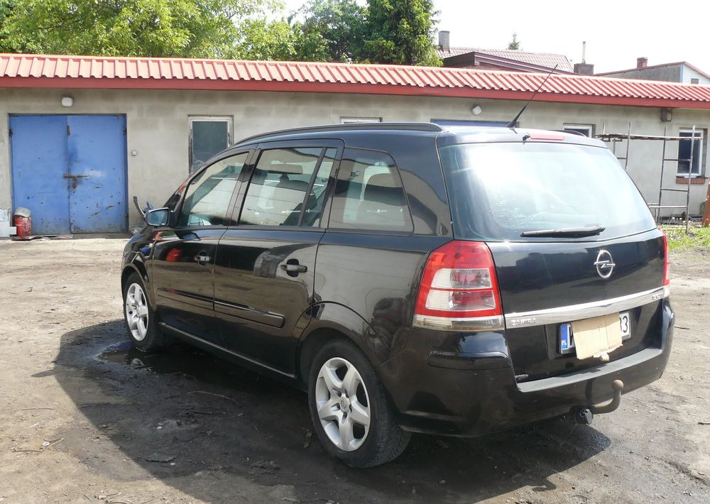 Opel Zafira 1.9 CDTI Cosmo - SUV: slika 3 Opel Zafira 1.9 CDTI Cosmo - SUV: slika 3