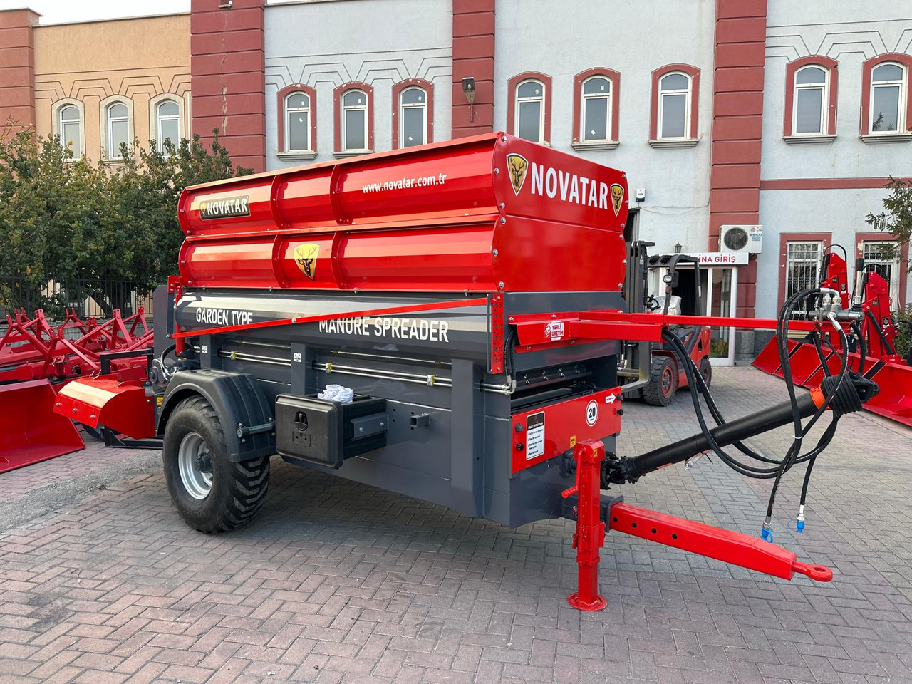 Novatar MANURE SPREADER FOR TREES AND GREENHOUSE - Trosilnik gnoja: slika 2 Novatar MANURE SPREADER FOR TREES AND GREENHOUSE - Trosilnik gnoja: slika 2