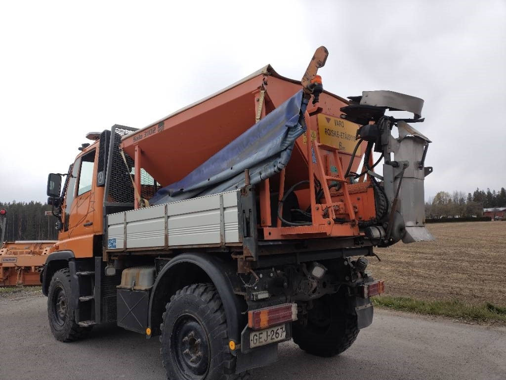 Mercedes-Benz Unimog ,hiekoitin,aura,kippilava - Vozilo za zimsko službo: slika 4 Mercedes-Benz Unimog ,hiekoitin,aura,kippilava - Vozilo za zimsko službo: slika 4