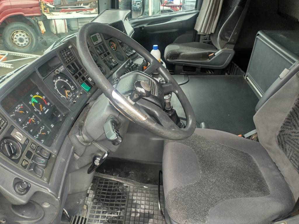 Scania R164 6x2 vetoauto,täysilma,manuaali - Vlačilec: slika 5 Scania R164 6x2 vetoauto,täysilma,manuaali - Vlačilec: slika 5