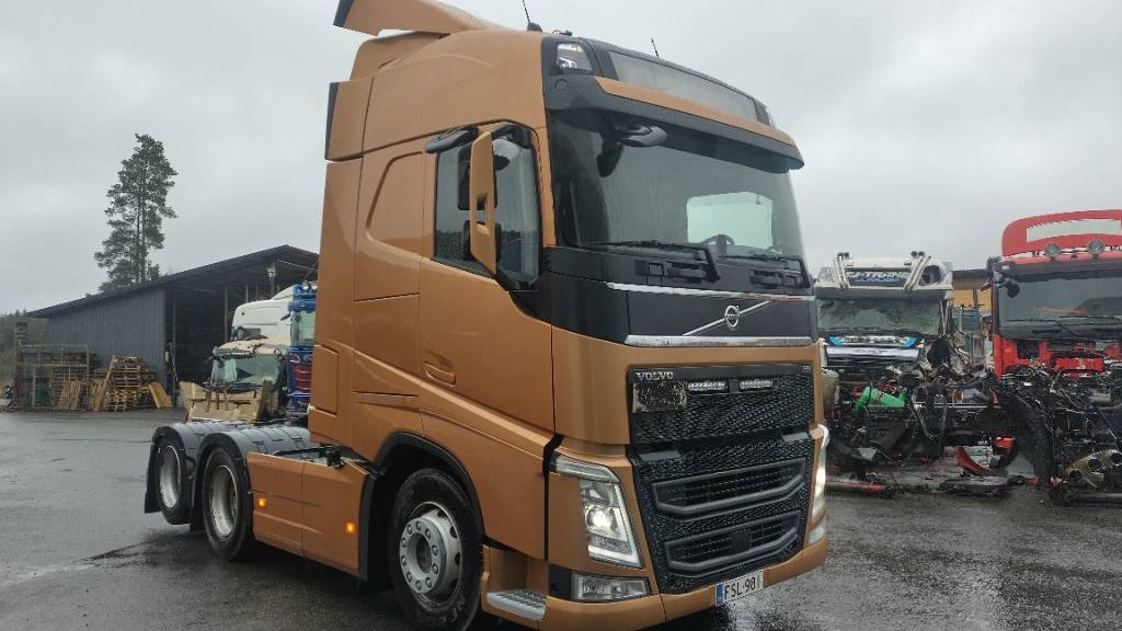 Volvo FH13 6x2 täysilmaveturi - Vlačilec: slika 1 Volvo FH13 6x2 täysilmaveturi - Vlačilec: slika 1