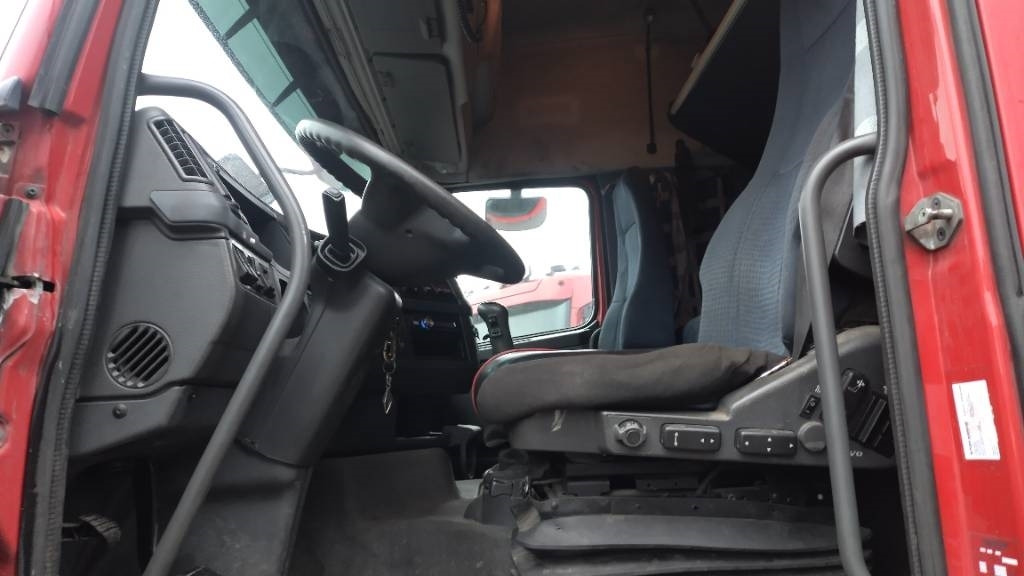 Volvo FH480 6x2 takateli veturi, hydrauliikka,manuaali - Vlačilec: slika 5 Volvo FH480 6x2 takateli veturi, hydrauliikka,manuaali - Vlačilec: slika 5