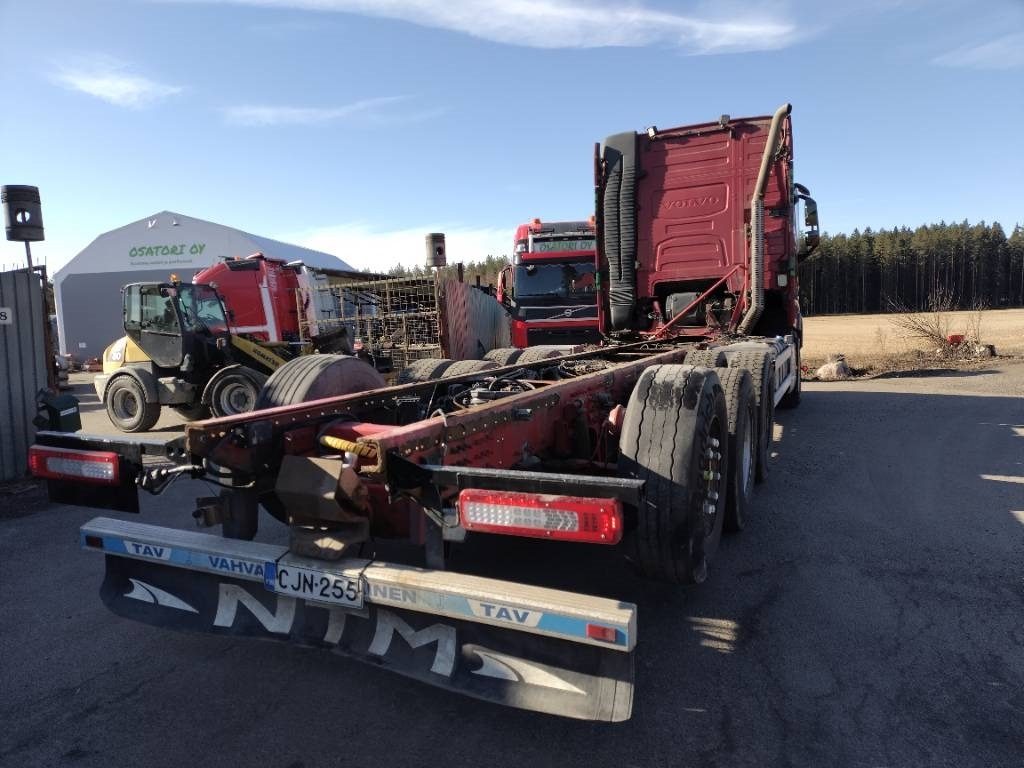 Volvo FH750 8x4 alusta - Tovornjak-šasija: slika 4 Volvo FH750 8x4 alusta - Tovornjak-šasija: slika 4