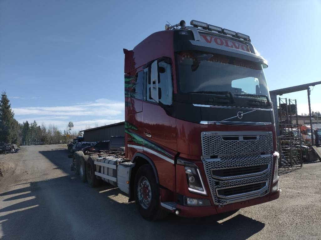 Volvo FH750 8x4 alusta - Tovornjak-šasija: slika 2 Volvo FH750 8x4 alusta - Tovornjak-šasija: slika 2