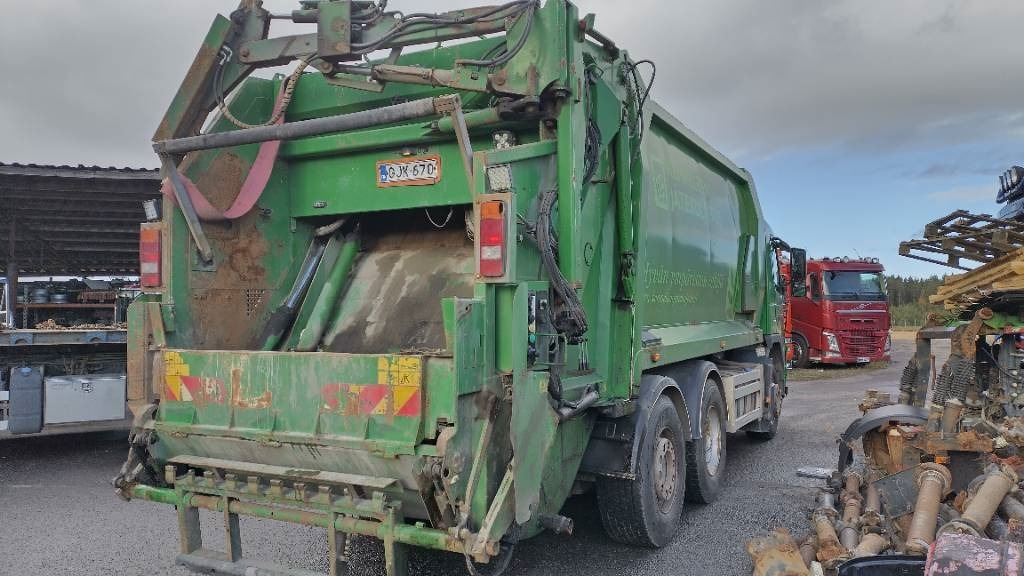 Volvo FM330 6x2 Norba pakkaaja,molokki nostin, manuaali - Smetarski tovornjak: slika 4 Volvo FM330 6x2 Norba pakkaaja,molokki nostin, manuaali - Smetarski tovornjak: slika 4