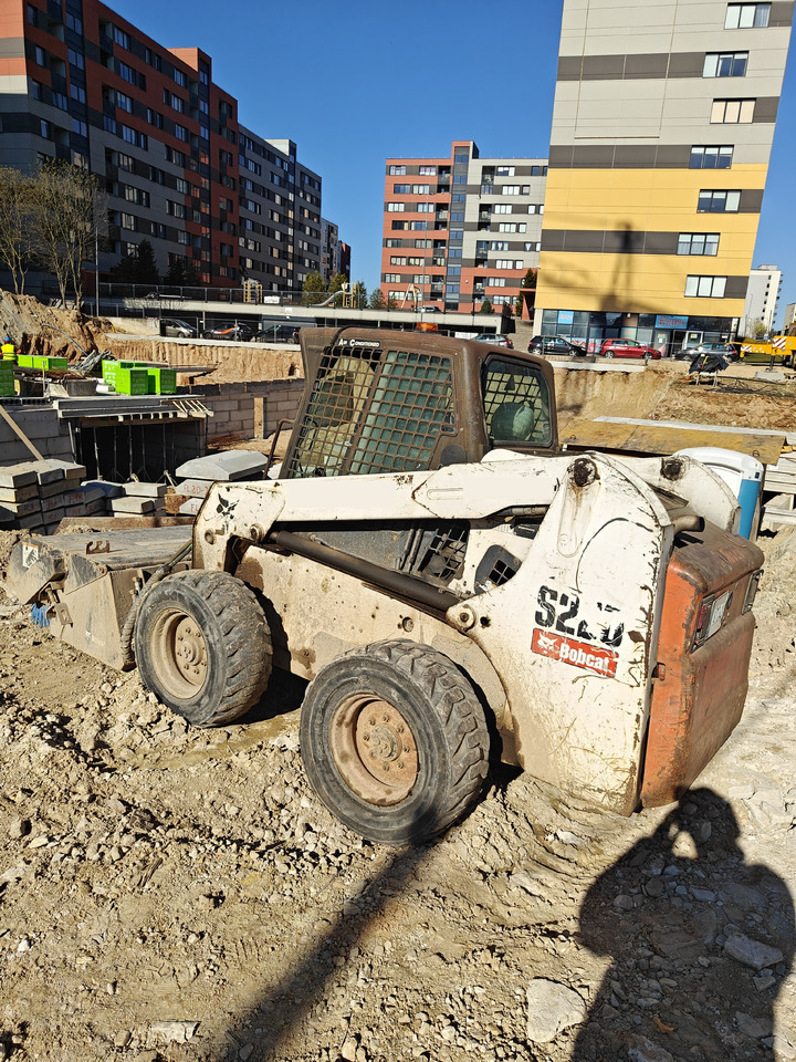 BOBCAT S220 - Mini nakladalec: slika 1 BOBCAT S220 - Mini nakladalec: slika 1
