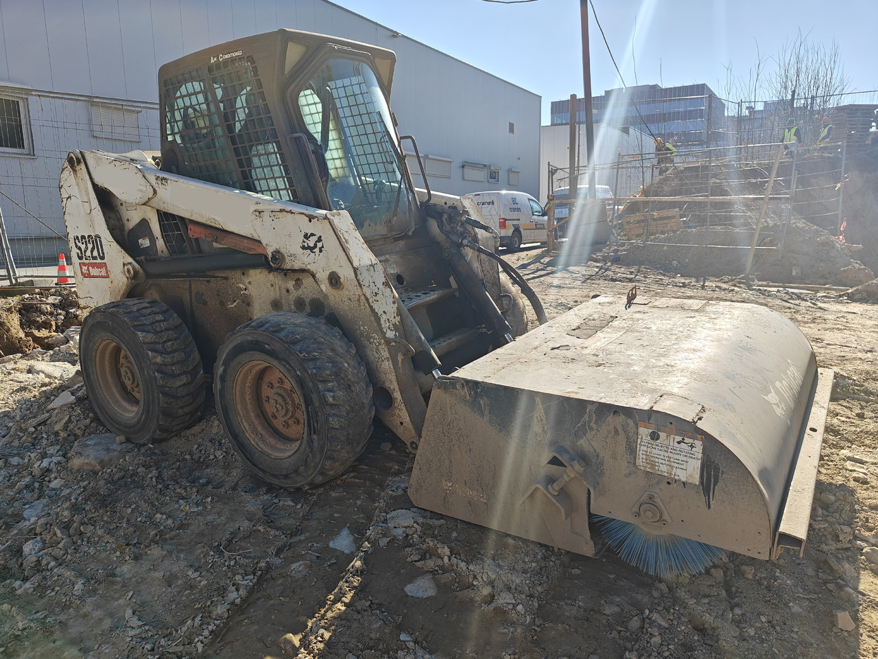 BOBCAT S220 - Mini nakladalec: slika 3 BOBCAT S220 - Mini nakladalec: slika 3