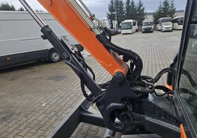 Hitachi ZX48U-5A CLR / 3 ŁYŻKI / SPROWADZONA / 2 300 MTH - Bager goseničar: slika 5 Hitachi ZX48U-5A CLR / 3 ŁYŻKI / SPROWADZONA / 2 300 MTH - Bager goseničar: slika 5