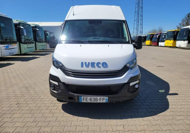 Iveco DAILY 35-140 / SPROWADZONY Z FRANCJI / TEMPOMAT - Furgon: slika 3 Iveco DAILY 35-140 / SPROWADZONY Z FRANCJI / TEMPOMAT - Furgon: slika 3
