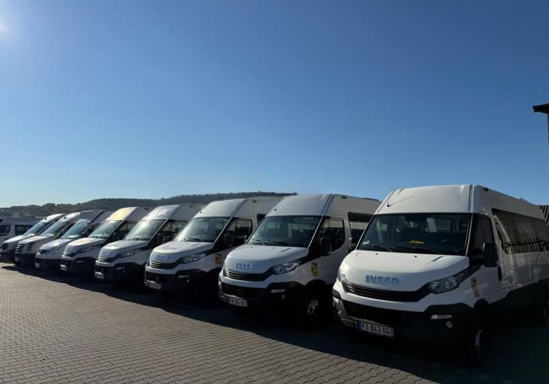 Iveco DAILY / CRAFTER / SPRINTER / WING / 23 MIEJSCA - Minibus, Potniški kombi: slika 1 Iveco DAILY / CRAFTER / SPRINTER / WING / 23 MIEJSCA - Minibus, Potniški kombi: slika 1