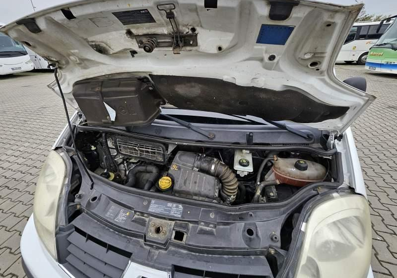Renault TRAFIC 2.0 DCI 90 COMBI L2H1 / SPROWADZONY - Minibus, Potniški kombi: slika 3 Renault TRAFIC 2.0 DCI 90 COMBI L2H1 / SPROWADZONY - Minibus, Potniški kombi: slika 3