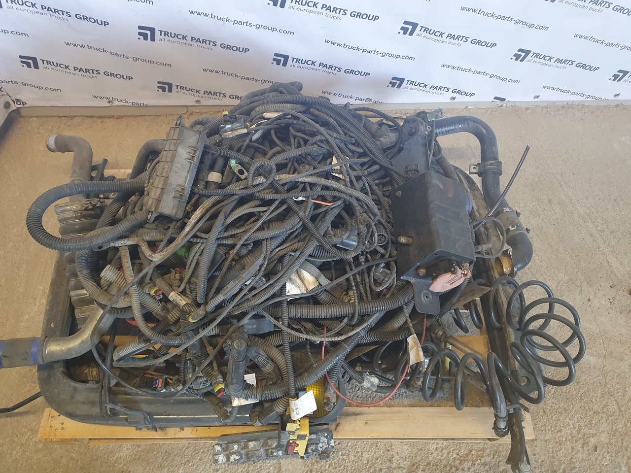 IVECO IVECO STRALIS EURO6 complete wiring harness, engine wiring, cab wiring, wiring set, frame wiring, cables 5801679758, 5801801250, 5801692062, 5801725016, 5801418770, 5801270108, 41246407, 41242608, 412 - Kabli/ Žični kabel za Tovornjak: slika 2 IVECO IVECO STRALIS EURO6 complete wiring harness, engine wiring, cab wiring, wiring set, frame wiring, cables 5801679758, 5801801250, 5801692062, 5801725016, 5801418770, 5801270108, 41246407, 41242608, 412 - Kabli/ Žični kabel za Tovornjak: slika 2