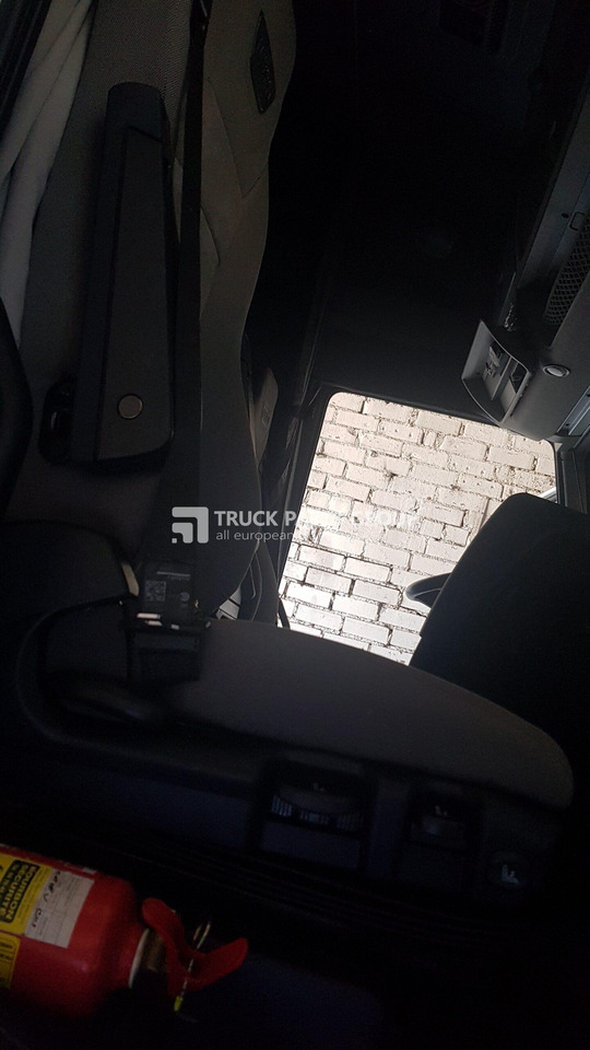 IVECO IVECO STRALIS EURO6 emission HY-WAY seats driver + passenger 13138430698, 504045441, 500389633, 500389418, 504196960 - Sedež za Tovornjak: slika 4 IVECO IVECO STRALIS EURO6 emission HY-WAY seats driver + passenger 13138430698, 504045441, 500389633, 500389418, 504196960 - Sedež za Tovornjak: slika 4