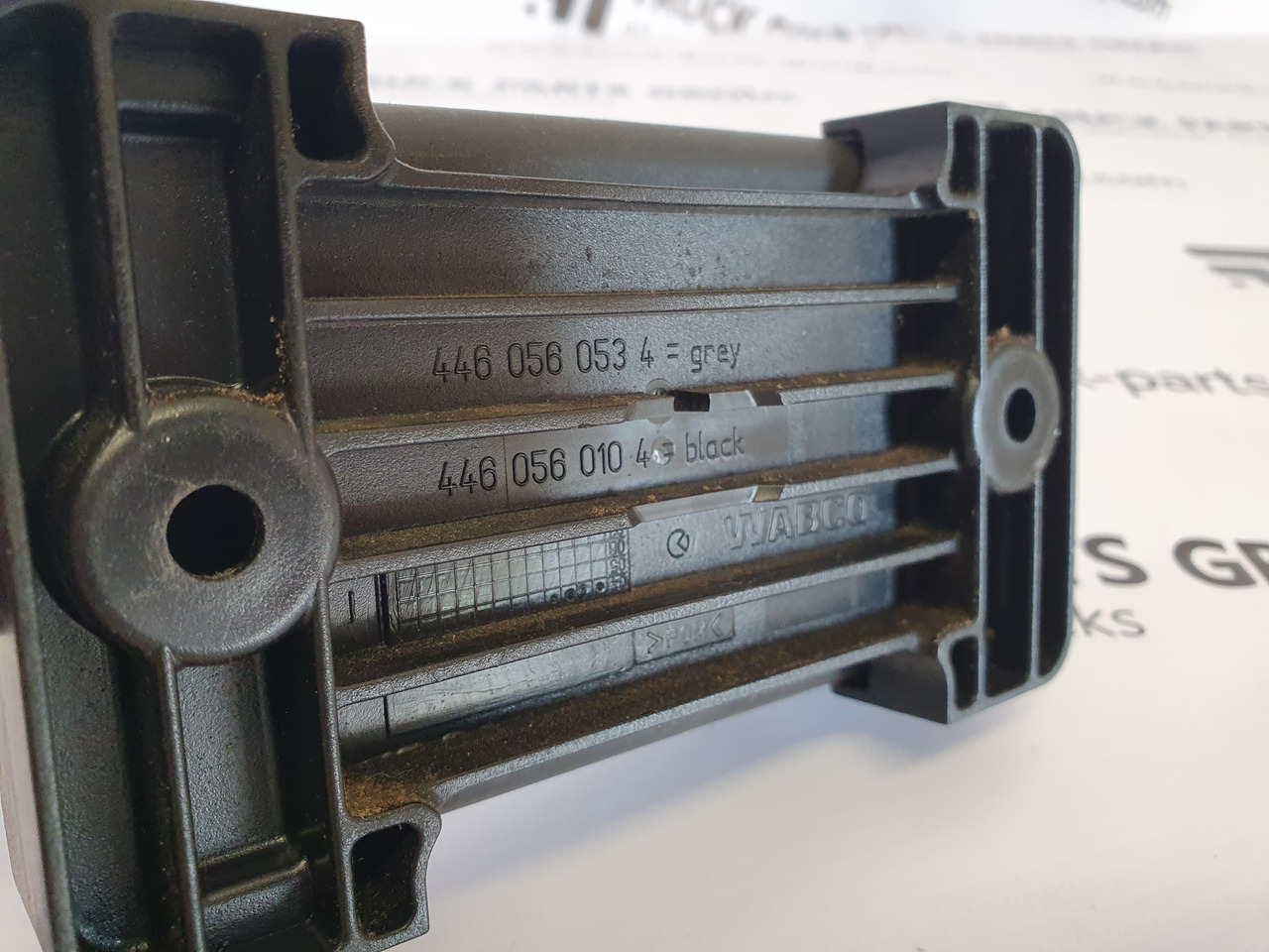 SCANIA SCANIA EURO 3 P, G, R, T series suspension control, suspension remote control 1403270, 1338344, 1374544, 1430269, 4460561260, 4460561310, 4460561460, 4460560534, 4460560104, 1723004, 1498097. - Vzmetenje za Tovornjak: slika 3 SCANIA SCANIA EURO 3 P, G, R, T series suspension control, suspension remote control 1403270, 1338344, 1374544, 1430269, 4460561260, 4460561310, 4460561460, 4460560534, 4460560104, 1723004, 1498097. - Vzmetenje za Tovornjak: slika 3