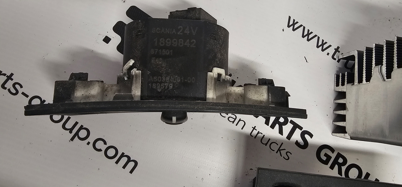 Scania SCANIA T, P, G, R, L, S series, EURO6 emission CAB inside small electronic, switches, control units, wiper arm, steering wheel control, light control unit, voltage converter 1729858, 0458341, AC931199 - ECU: slika 3 Scania SCANIA T, P, G, R, L, S series, EURO6 emission CAB inside small electronic, switches, control units, wiper arm, steering wheel control, light control unit, voltage converter 1729858, 0458341, AC931199 - ECU: slika 3