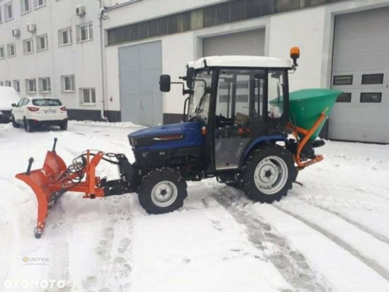 Farmtrac Farmtrac 26 26PS Hydrostat Winterdienst Schneeschild Streuer NEU - Mestni traktor: slika 3 Farmtrac Farmtrac 26 26PS Hydrostat Winterdienst Schneeschild Streuer NEU - Mestni traktor: slika 3