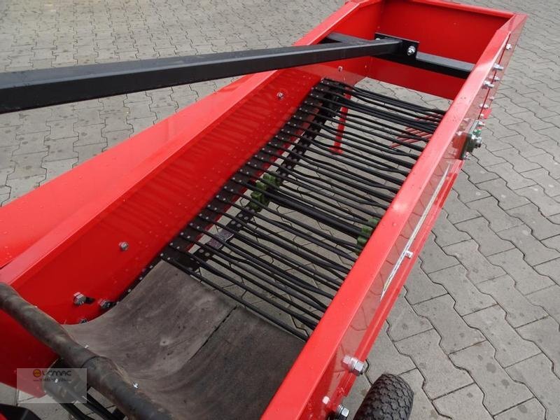 Vemac Kartoffelroder Basic Siebkettenroder Roder Kartoffelernter Kettenroder NEU - Kombajn za krompir: slika 5 Vemac Kartoffelroder Basic Siebkettenroder Roder Kartoffelernter Kettenroder NEU - Kombajn za krompir: slika 5