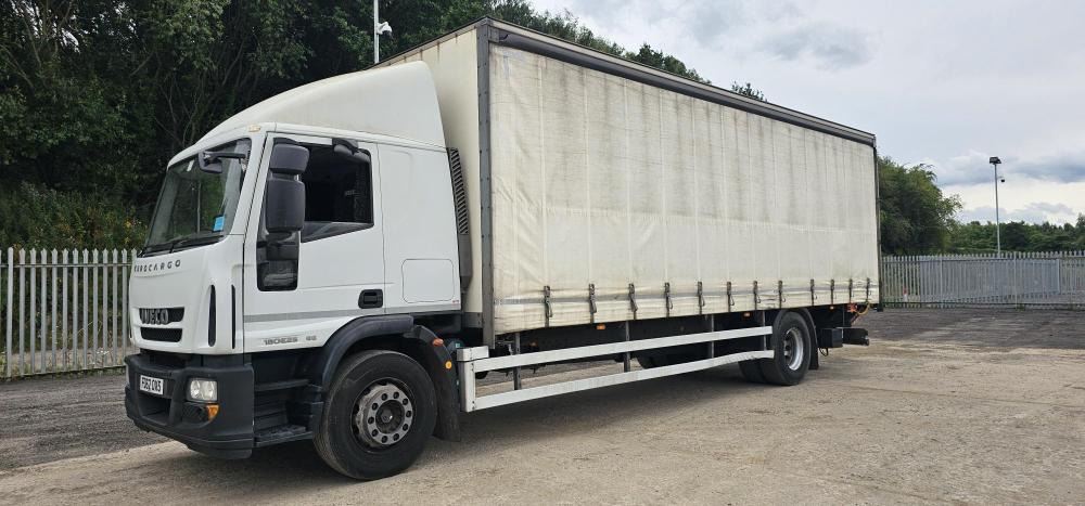 Iveco 18 ton curtain tail lift - Tovornjak s ponjavo: slika 3 Iveco 18 ton curtain tail lift - Tovornjak s ponjavo: slika 3