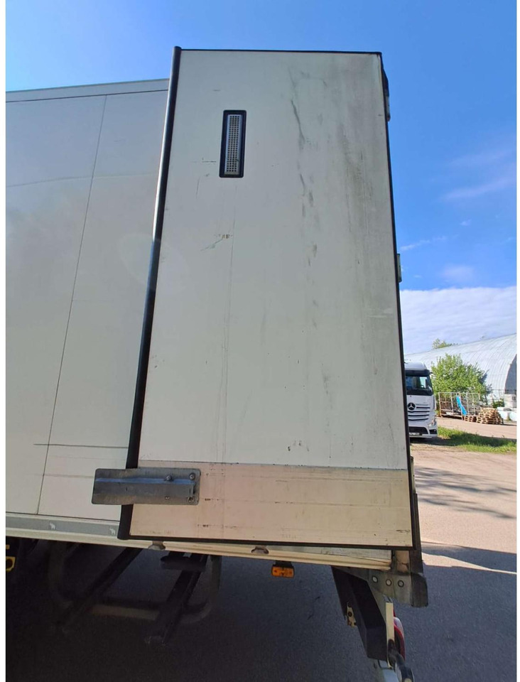 2018/2019 Schmitz Cargobull SKO FP 60 ThermoKing SLXi 300 - Polprikolica hladilnik: slika 5 2018/2019 Schmitz Cargobull SKO FP 60 ThermoKing SLXi 300 - Polprikolica hladilnik: slika 5