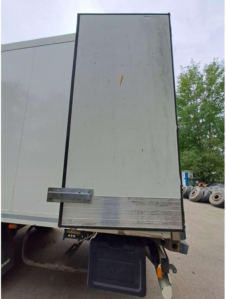 2018 Krone SDR Cool Liner FP 60 ThermoKing SLXi 300 - Polprikolica hladilnik: slika 3 2018 Krone SDR Cool Liner FP 60 ThermoKing SLXi 300 - Polprikolica hladilnik: slika 3