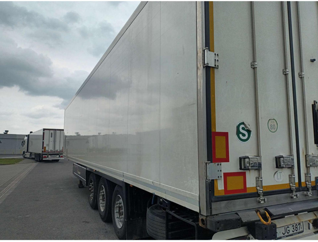 2018 Krone SDR Double Deck Cool Liner FP45 ThermoKing SLXi 300 Lifting Axle - Polprikolica hladilnik: slika 5 2018 Krone SDR Double Deck Cool Liner FP45 ThermoKing SLXi 300 Lifting Axle - Polprikolica hladilnik: slika 5
